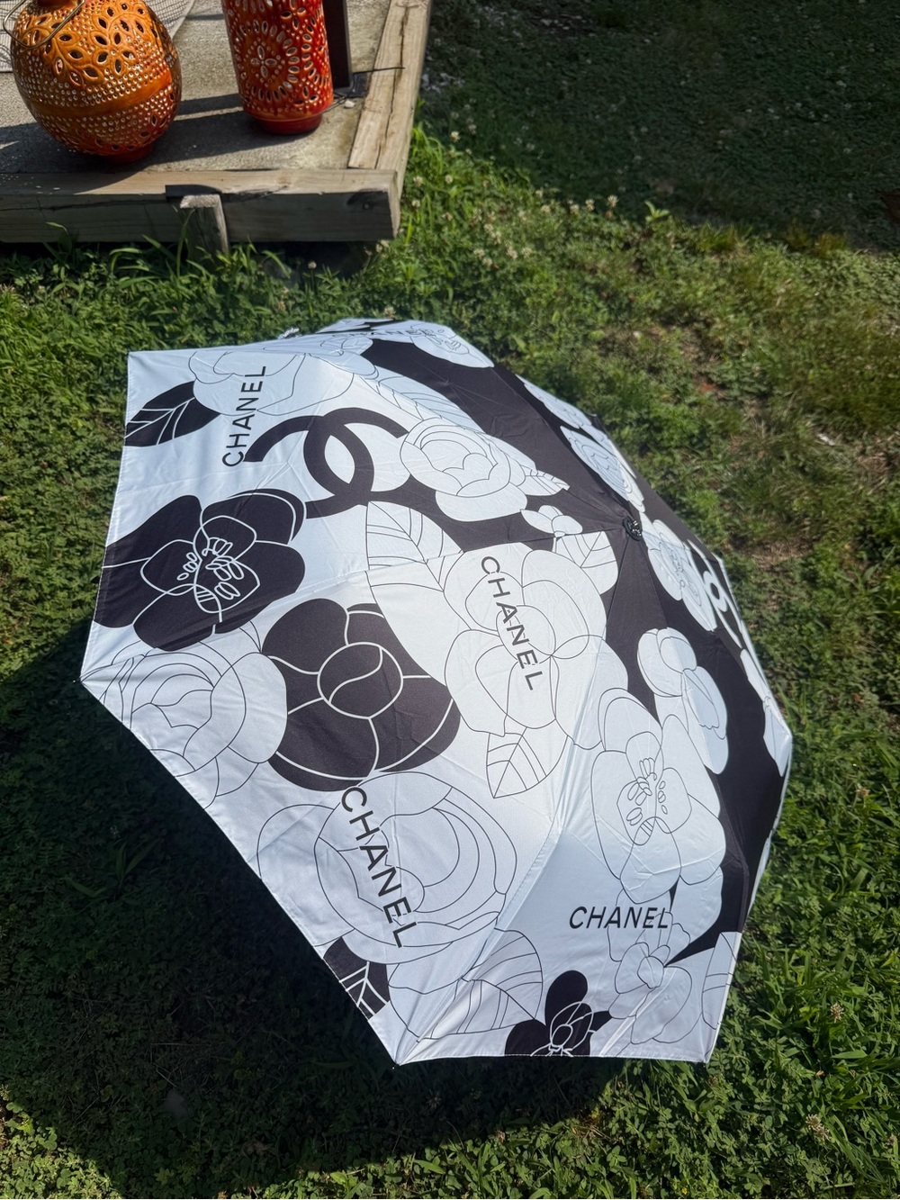 Black and White Camellia Print Umbrella and thermo - Picture 2 of 11